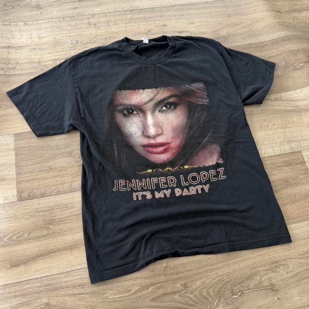 Jennifer Lopez tee